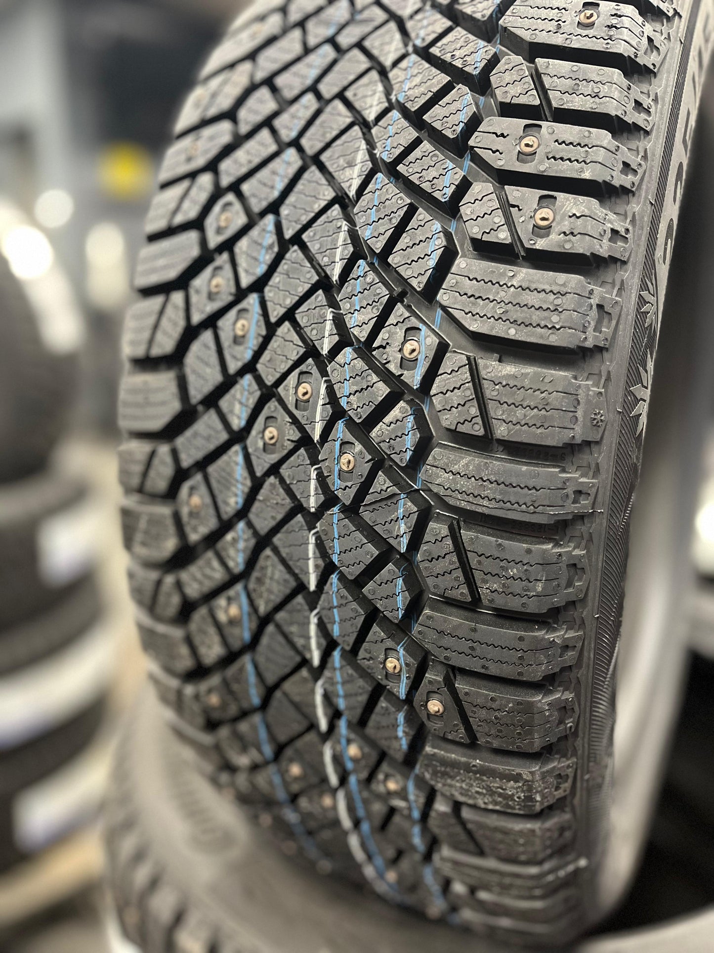 Continental IceContact XTRM (Studded)